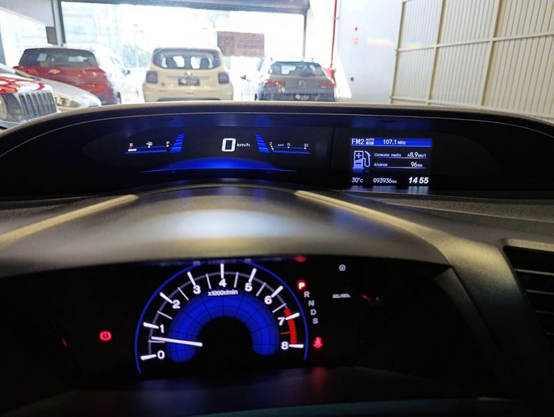Honda Civic Lxr 2.0 Flexone 16v 2014/2015 SIM VEÍCULOS PORTO ALEGRE / Carros no Vale
