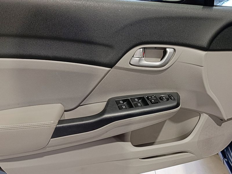 Honda Civic Lxr 2.0 Flexone 16v 2014/2015 SIM VEÍCULOS PORTO ALEGRE / Carros no Vale