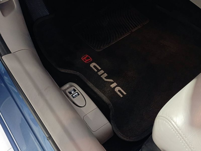 Honda Civic Lxr 2.0 Flexone 16v 2014/2015 SIM VEÍCULOS PORTO ALEGRE / Carros no Vale