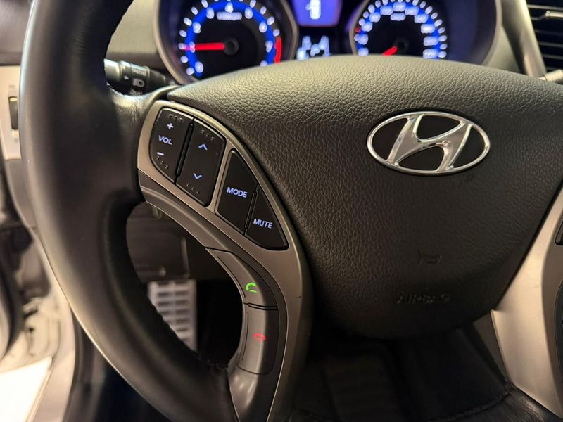 Hyundai I30 1.8 16v 2015/2016 SIM VEÍCULOS PORTO ALEGRE / Carros no Vale