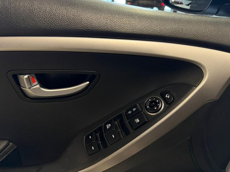 Hyundai I30 1.8 16v 2015/2016 SIM VEÍCULOS PORTO ALEGRE / Carros no Vale