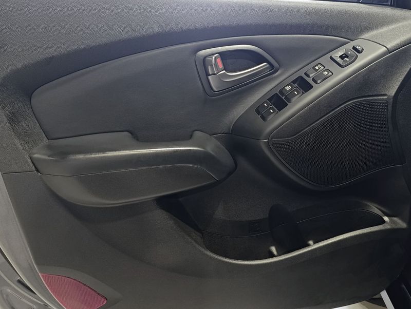 Hyundai Ix35 2.0 Mpfi Gl 16v 2021/2022 SIM VEÍCULOS PORTO ALEGRE / Carros no Vale