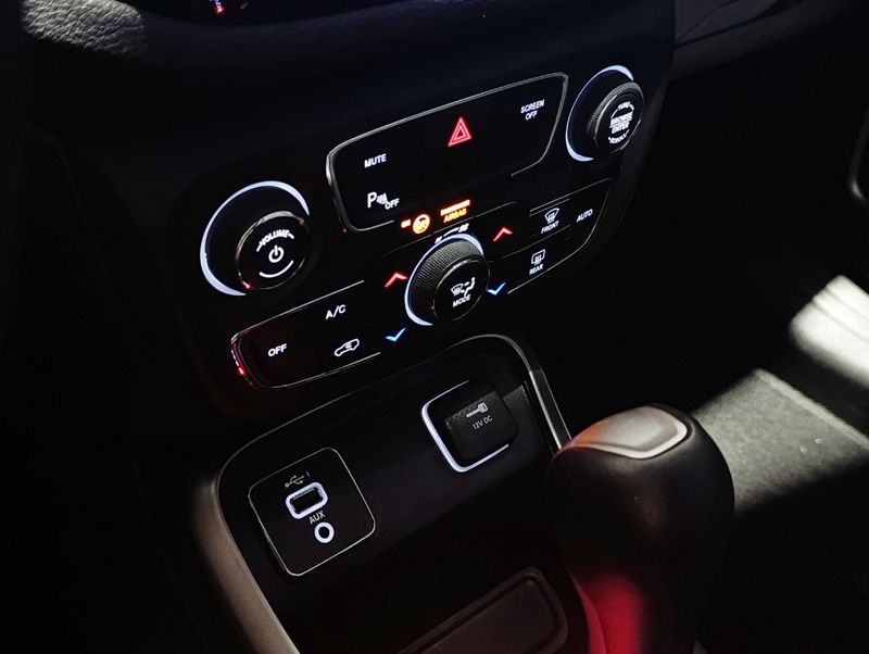 Jeep Compass 2.0 Sport 4×2 16v 2019/2020 SIM VEÍCULOS PORTO ALEGRE / Carros no Vale