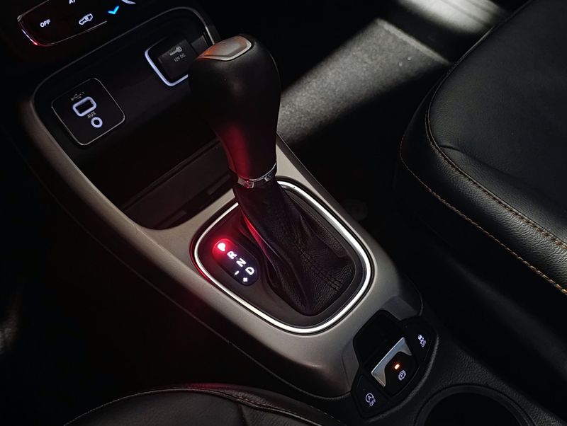 Jeep Compass 2.0 Sport 4×2 16v 2019/2020 SIM VEÍCULOS PORTO ALEGRE / Carros no Vale