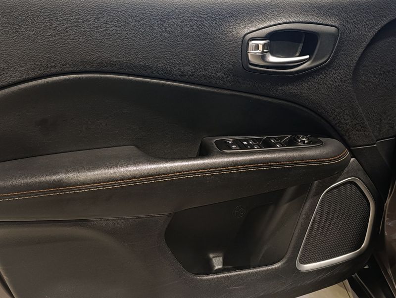 Jeep Compass 2.0 Sport 4×2 16v 2019/2020 SIM VEÍCULOS PORTO ALEGRE / Carros no Vale