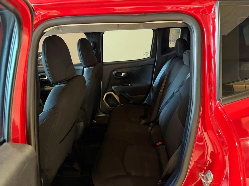 Jeep Renegade 1.8 2018/2018 SIM VEÍCULOS PORTO ALEGRE / Carros no Vale
