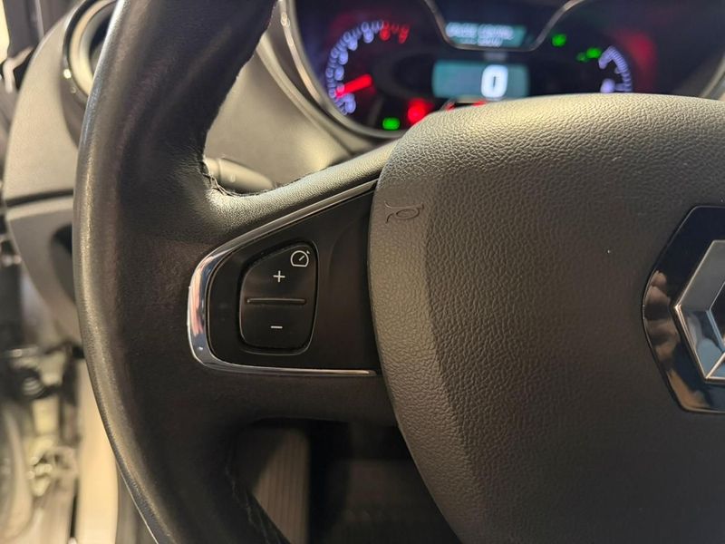 Renault Captur Zen 1.6 16v Mec 2017/2018 SIM VEÍCULOS PORTO ALEGRE / Carros no Vale