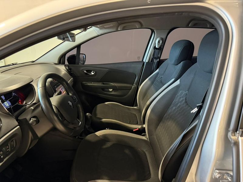 Renault Captur Zen 1.6 16v Mec 2017/2018 SIM VEÍCULOS PORTO ALEGRE / Carros no Vale