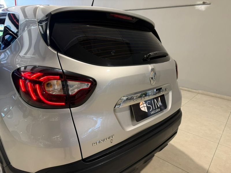 Renault Captur Zen 1.6 16v Mec 2017/2018 SIM VEÍCULOS PORTO ALEGRE / Carros no Vale