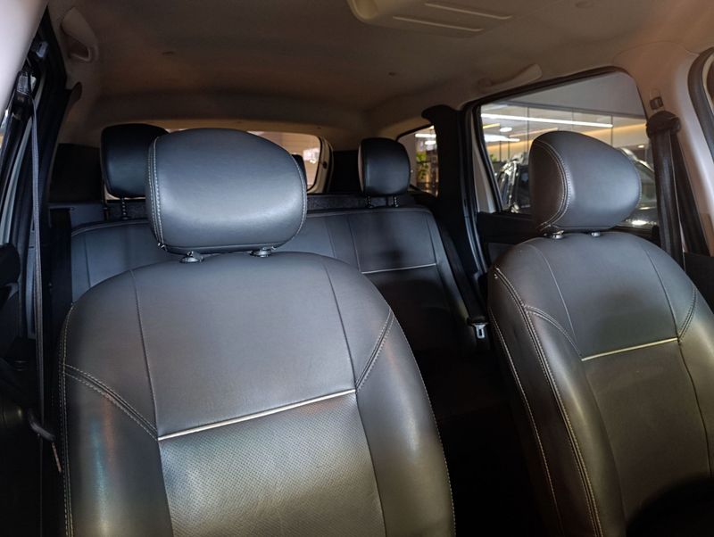 Renault Duster 20 D 4x2a 2012/2013 SIM VEÍCULOS PORTO ALEGRE / Carros no Vale