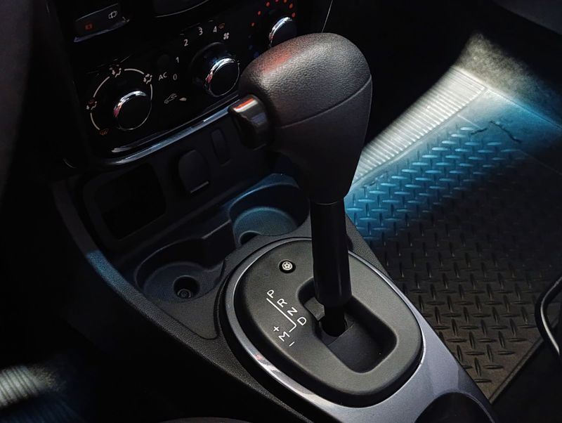 Renault Duster 20 D 4x2a 2012/2013 SIM VEÍCULOS PORTO ALEGRE / Carros no Vale