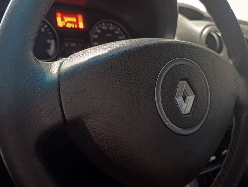 Renault Duster 20 D 4x2a 2012/2013 SIM VEÍCULOS PORTO ALEGRE / Carros no Vale