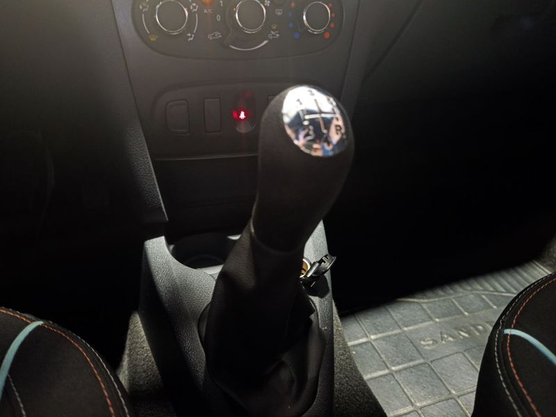 Renault Sandero Expression 1.0 12v 2018/2019 SIM VEÍCULOS PORTO ALEGRE / Carros no Vale