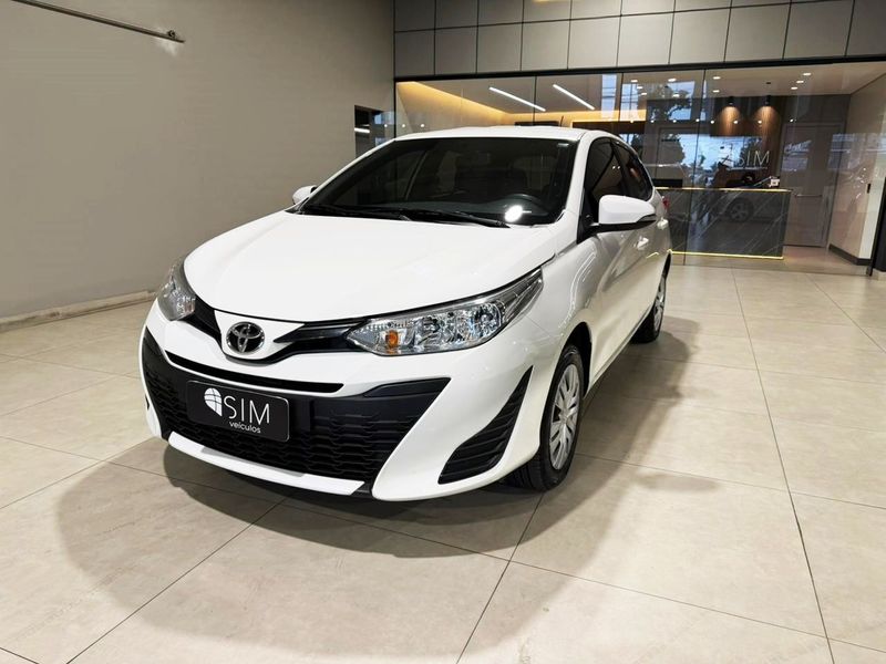 Toyota Yaris 1.3 16v Xl Live Multidrive 2021/2022 SIM VEÍCULOS PORTO ALEGRE / Carros no Vale