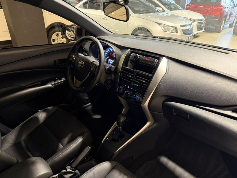 Toyota Yaris 1.3 16v Xl Live Multidrive 2021/2022 SIM VEÍCULOS PORTO ALEGRE / Carros no Vale