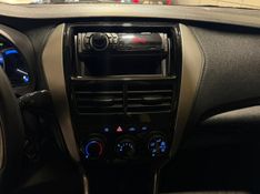 Toyota Yaris 1.3 16v Xl Live Multidrive 2021/2022 SIM VEÍCULOS PORTO ALEGRE / Carros no Vale