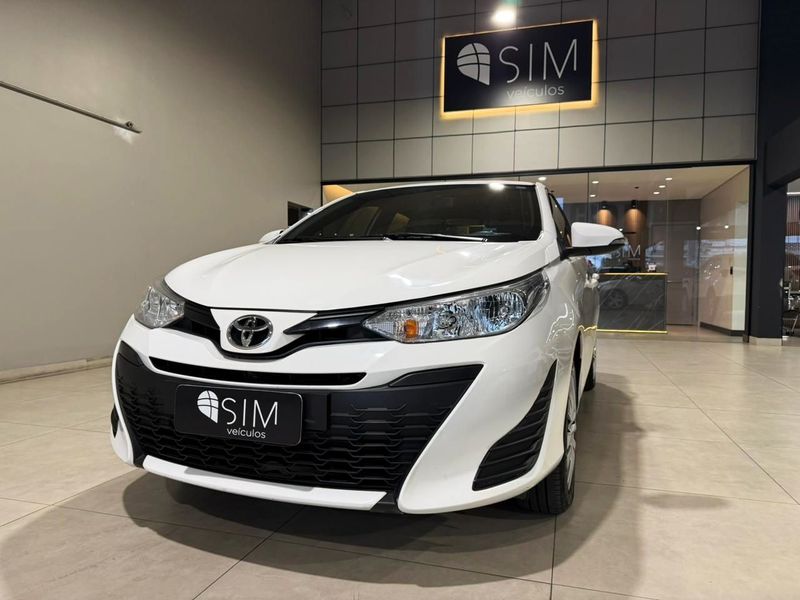 Toyota Yaris 1.3 16v Xl Live Multidrive 2021/2022 SIM VEÍCULOS PORTO ALEGRE / Carros no Vale