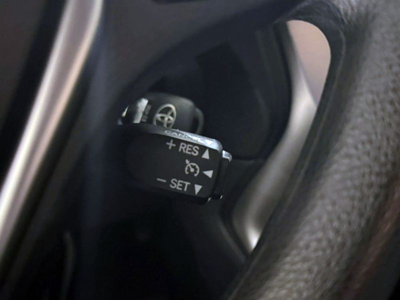 Toyota Yaris 1.3 16v Xl Live Multidrive 2021/2022 SIM VEÍCULOS PORTO ALEGRE / Carros no Vale