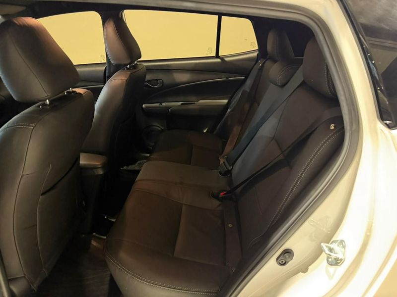 Toyota Yaris 1.3 16v Xl Live Multidrive 2021/2022 SIM VEÍCULOS PORTO ALEGRE / Carros no Vale