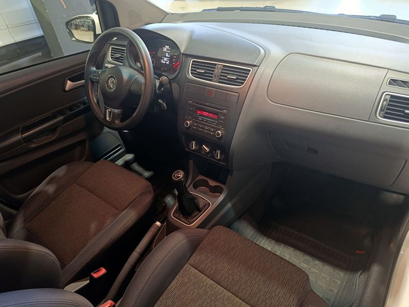 Volkswagen Fox 1.6 G2 Trend 2012/2013 SIM VEÍCULOS PORTO ALEGRE / Carros no Vale