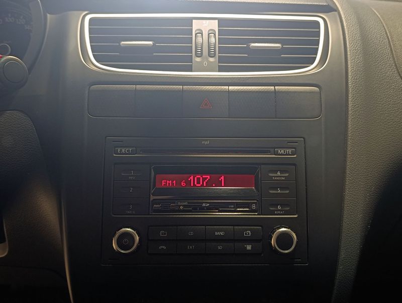 Volkswagen Fox 1.6 G2 Trend 2012/2013 SIM VEÍCULOS PORTO ALEGRE / Carros no Vale