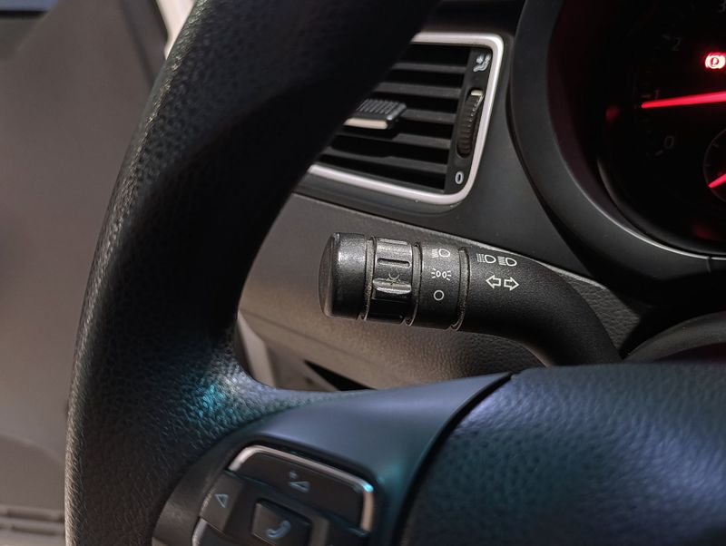 Volkswagen Fox 1.6 G2 Trend 2012/2013 SIM VEÍCULOS PORTO ALEGRE / Carros no Vale