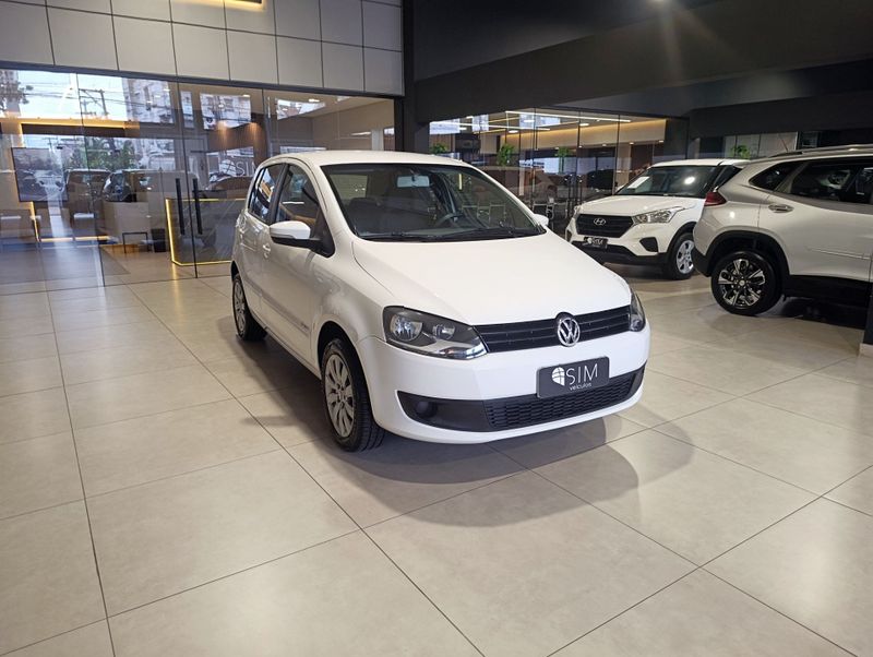 Volkswagen Fox 1.6 G2 Trend 2012/2013 SIM VEÍCULOS PORTO ALEGRE / Carros no Vale