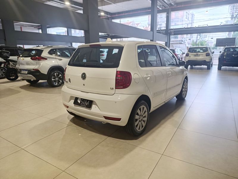 Volkswagen Fox 1.6 G2 Trend 2012/2013 SIM VEÍCULOS PORTO ALEGRE / Carros no Vale