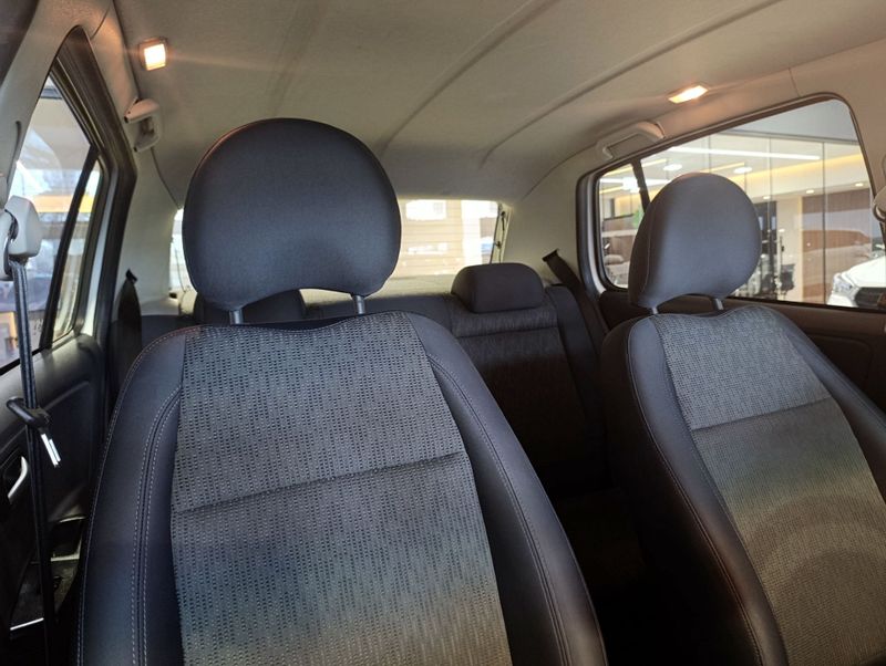 Volkswagen Fox 1.6 G2 Trend 2012/2013 SIM VEÍCULOS PORTO ALEGRE / Carros no Vale