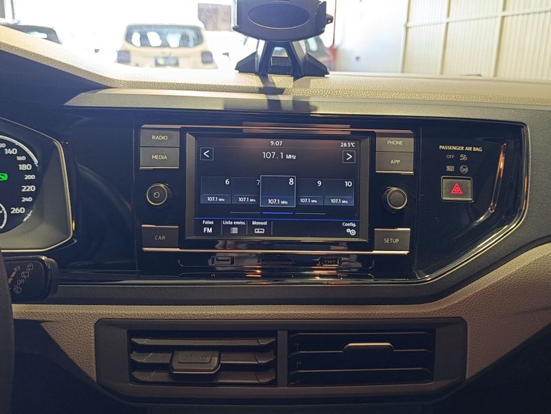 Volkswagen Polo Comfort 200 Tsi 1.0 12v 2019/2020 SIM VEÍCULOS PORTO ALEGRE / Carros no Vale