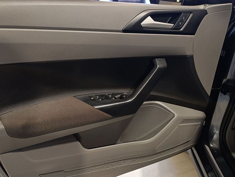 Volkswagen Polo Comfort 200 Tsi 1.0 12v 2019/2020 SIM VEÍCULOS PORTO ALEGRE / Carros no Vale