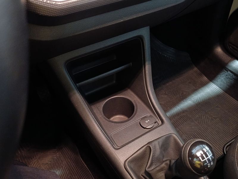 Volkswagen Up Move 1.0 Tsi Total 12v 2017/2018 SIM VEÍCULOS PORTO ALEGRE / Carros no Vale