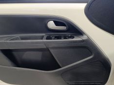 Volkswagen Up Move 1.0 Tsi Total 12v 2017/2018 SIM VEÍCULOS PORTO ALEGRE / Carros no Vale