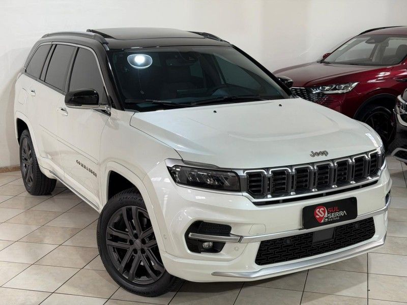 JEEP COMMANDER 2.0 OVERLAND HURRICANE 4X4 TURBO 2024/2025 SUL SERRA MOTORS CAXIAS DO SUL / Carros no Vale