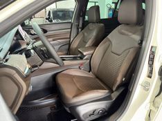 JEEP COMMANDER 2.0 OVERLAND HURRICANE 4X4 TURBO 2024/2025 SUL SERRA MOTORS CAXIAS DO SUL / Carros no Vale