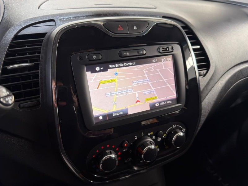 RENAULT CAPTUR 1.6 16V SCE ZEN 2017/2018 SUL SERRA MOTORS CAXIAS DO SUL / Carros no Vale