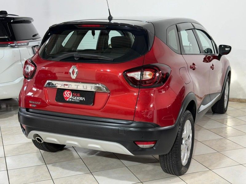 RENAULT CAPTUR 1.6 16V SCE ZEN 2017/2018 SUL SERRA MOTORS CAXIAS DO SUL / Carros no Vale