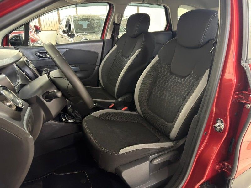 RENAULT CAPTUR 1.6 16V SCE ZEN 2017/2018 SUL SERRA MOTORS CAXIAS DO SUL / Carros no Vale