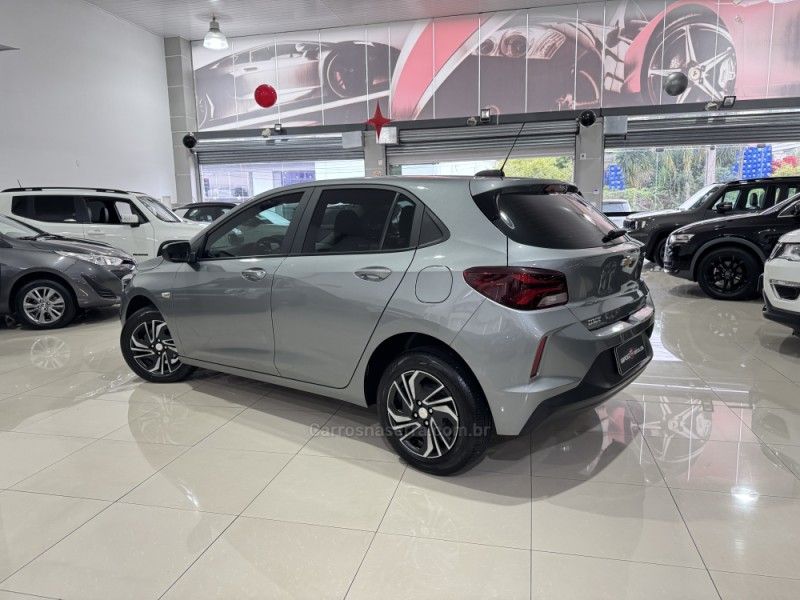 CHEVROLET ONIX 1.0 LT 12V TURBO 2023/2024 GARCEZ VEÍCULOS BENTO GONÇALVES / Carros no Vale