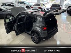 JEEP RENEGADE 1.3 S T270 16V TURBO 4×4 2022/2023 GARCEZ VEÍCULOS BENTO GONÇALVES / Carros no Vale