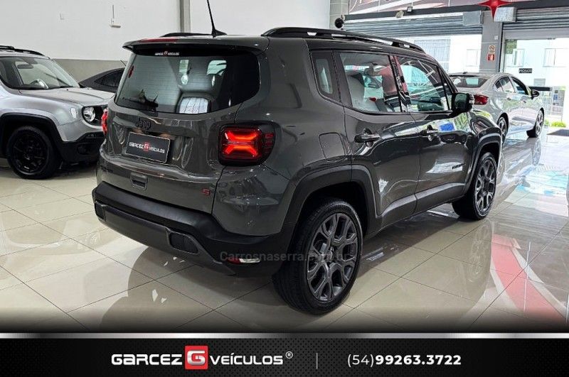 JEEP RENEGADE 1.3 S T270 16V TURBO 4×4 2022/2023 GARCEZ VEÍCULOS BENTO GONÇALVES / Carros no Vale