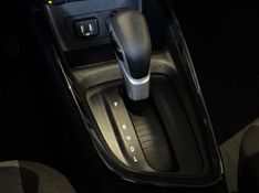 CHEVROLET ONIX 1.0 HATCH TURBO 12V 2022/2022 GRIFFCAR MULTIMARCAS DOIS IRMÃOS / Carros no Vale