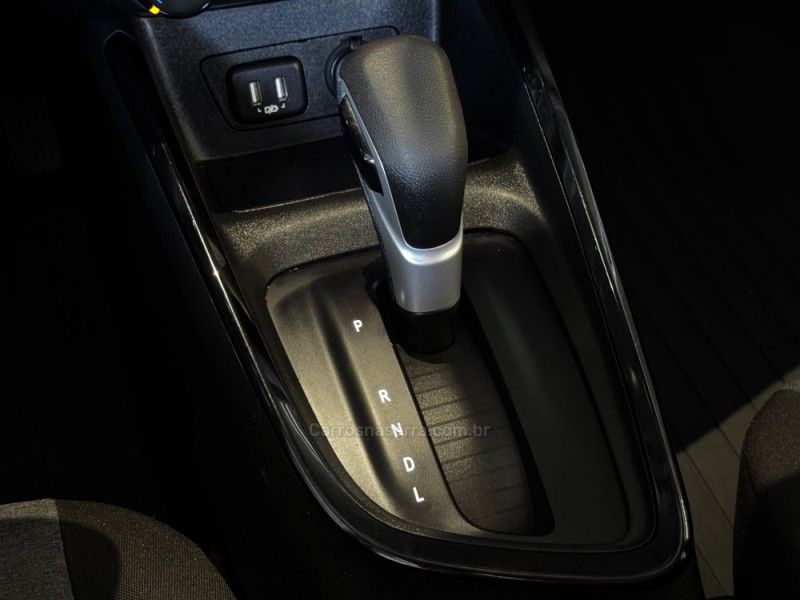 CHEVROLET ONIX 1.0 HATCH TURBO 12V 2022/2022 GRIFFCAR MULTIMARCAS DOIS IRMÃOS / Carros no Vale