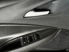 CHEVROLET ONIX 1.0 HATCH TURBO 12V 2022/2022 GRIFFCAR MULTIMARCAS DOIS IRMÃOS / Carros no Vale