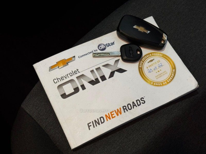 CHEVROLET ONIX 1.0 HATCH TURBO 12V 2022/2022 GRIFFCAR MULTIMARCAS DOIS IRMÃOS / Carros no Vale