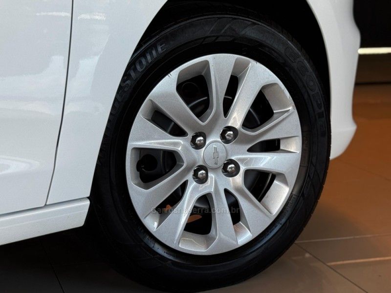 CHEVROLET ONIX 1.0 HATCH TURBO 12V 2022/2022 GRIFFCAR MULTIMARCAS DOIS IRMÃOS / Carros no Vale