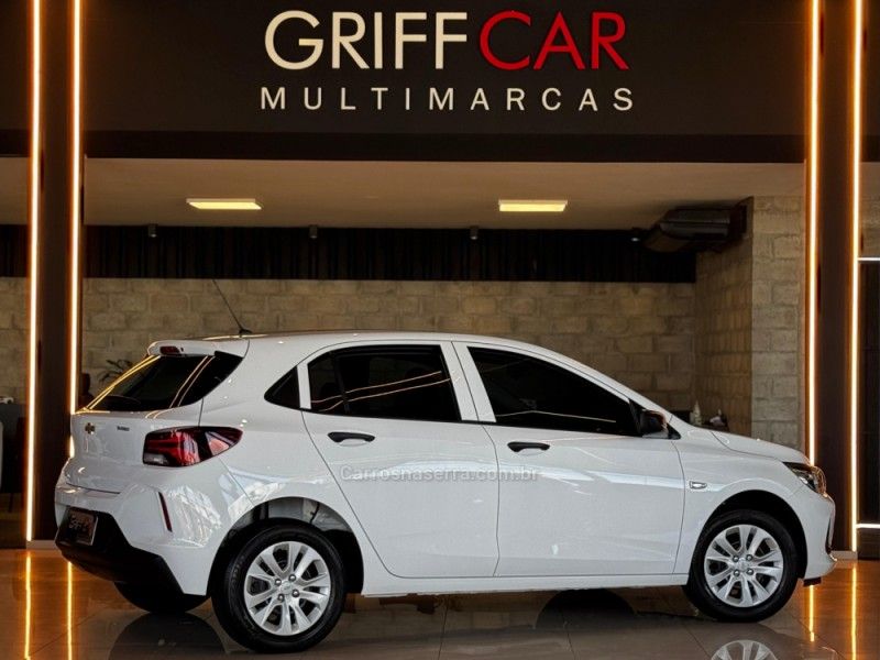 CHEVROLET ONIX 1.0 HATCH TURBO 12V 2022/2022 GRIFFCAR MULTIMARCAS DOIS IRMÃOS / Carros no Vale