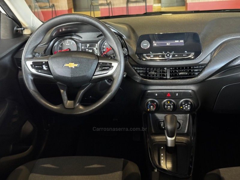 CHEVROLET ONIX 1.0 HATCH TURBO 12V 2022/2022 GRIFFCAR MULTIMARCAS DOIS IRMÃOS / Carros no Vale