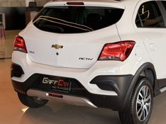 CHEVROLET ONIX 1.4 MPFI ACTIV 8V 2017/2018 GRIFFCAR MULTIMARCAS DOIS IRMÃOS / Carros no Vale