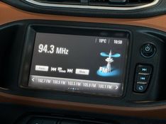 CHEVROLET ONIX 1.4 MPFI ACTIV 8V 2017/2018 GRIFFCAR MULTIMARCAS DOIS IRMÃOS / Carros no Vale